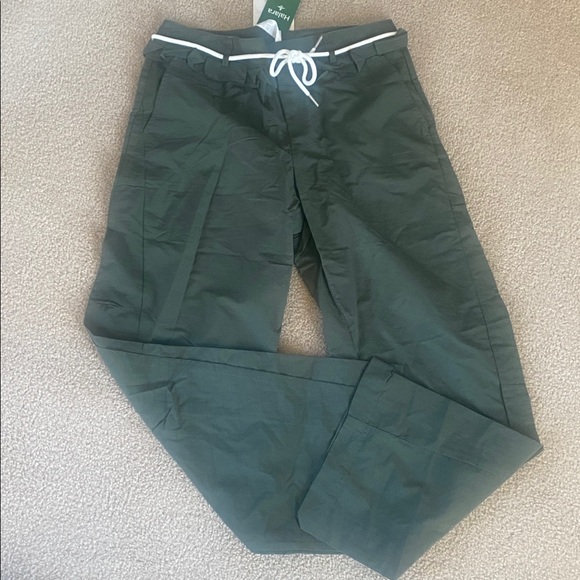 MEDIUM.   HALARA. LOW RISE WATER REPELLENT RUFFLE BARREL LEG PANTS - Picture 6 of 11